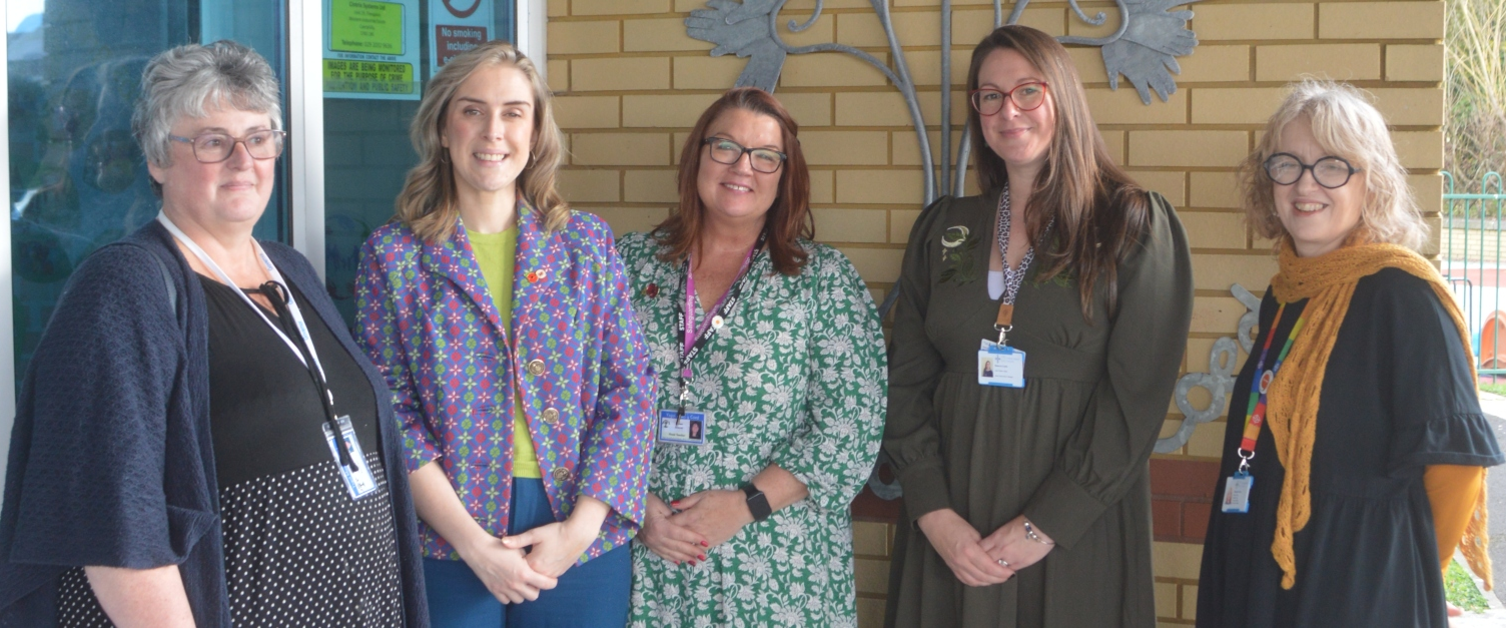 The Chair of Governors at Ysgol Maes y Coed, the Minister for Mental Health and Wellbeing, the Head Teacher at the school, Improvement Cymru