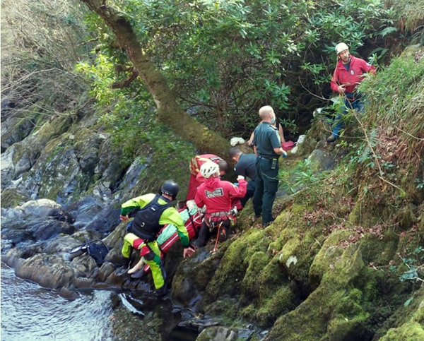 Crew rescue casualty at bottom of 50ft fall 